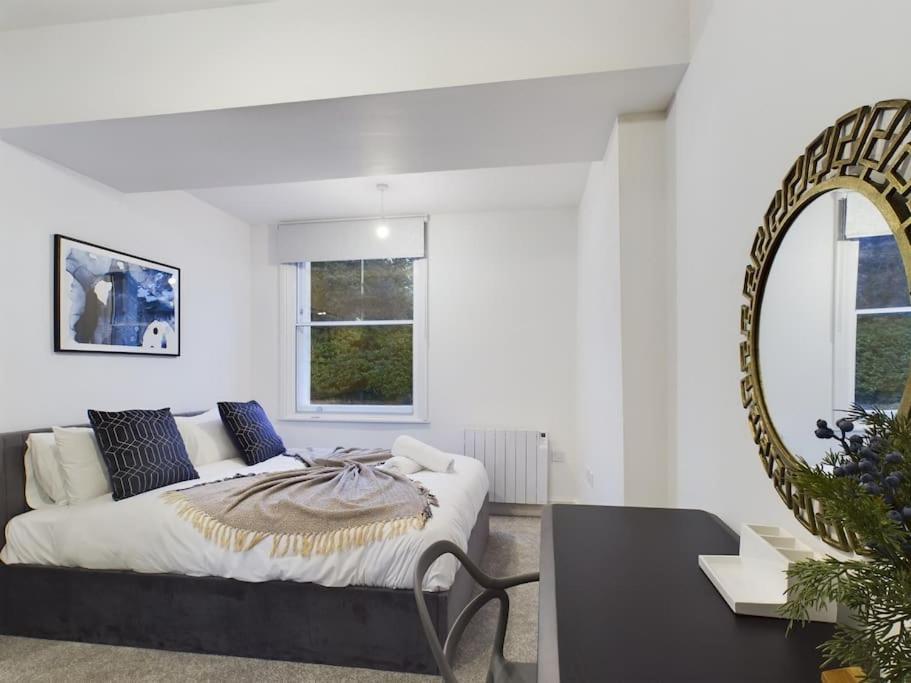 The Grove King Bed Wi-Fi Ev Charger Lejlighed Cheltenham Eksteriør billede