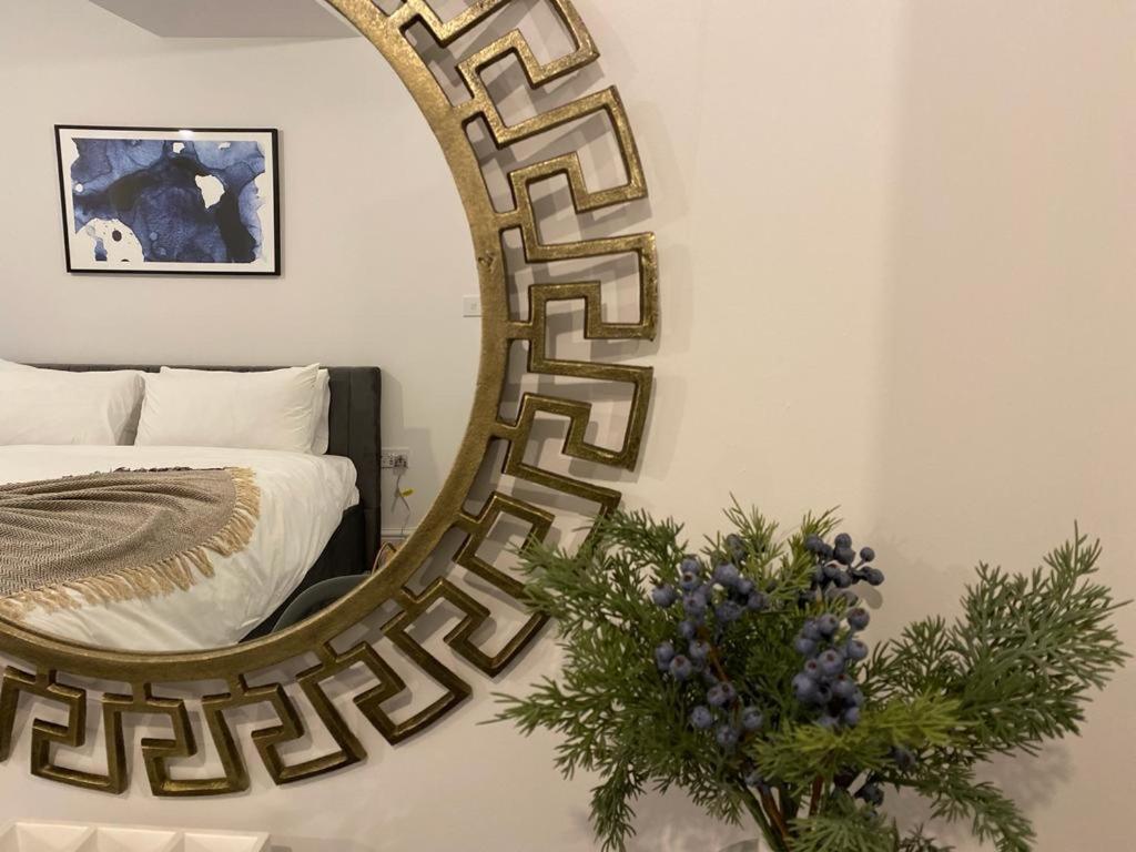 The Grove King Bed Wi-Fi Ev Charger Lejlighed Cheltenham Eksteriør billede